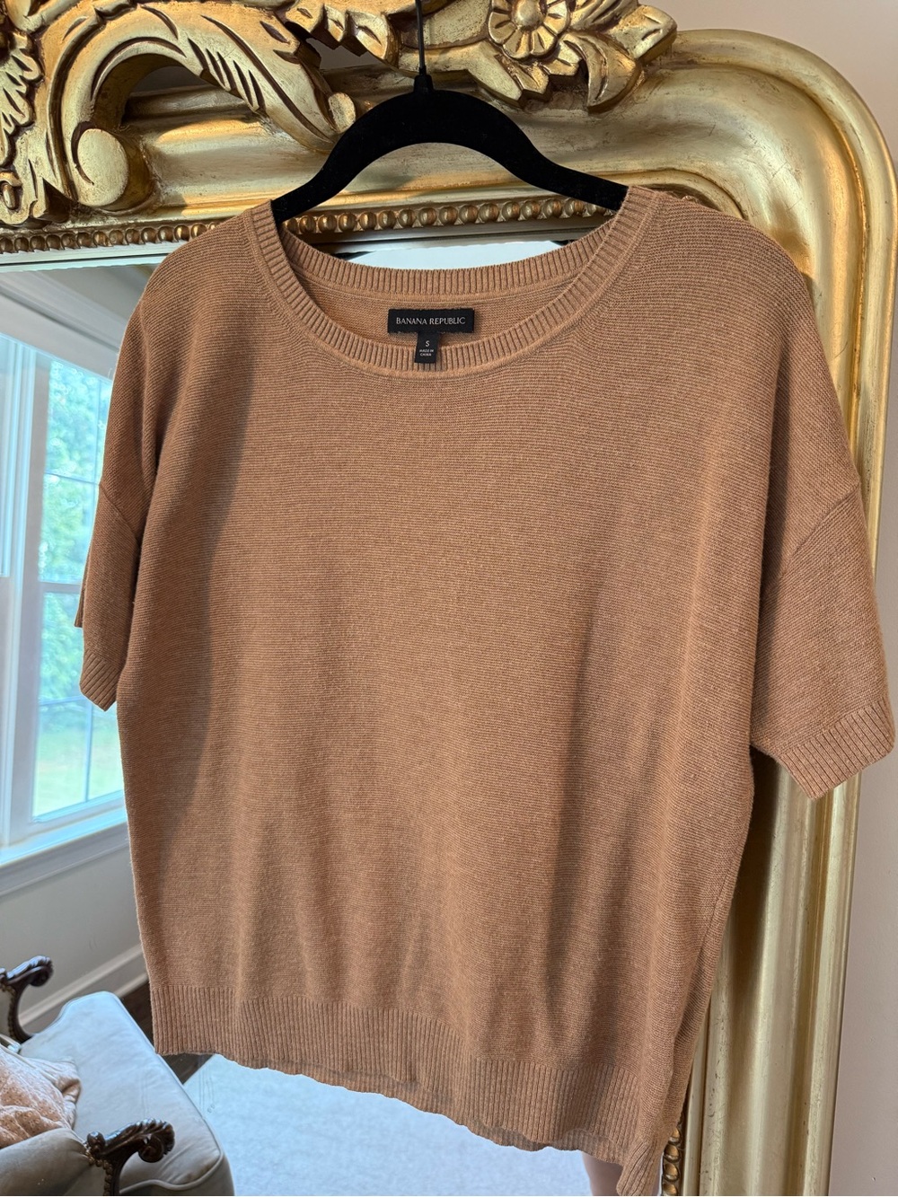 Banana Republic Women’s Crewneck Short-Sleeve basic tee - Camel